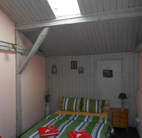 バス共有のスタンダードルーム, Rooster Hostel