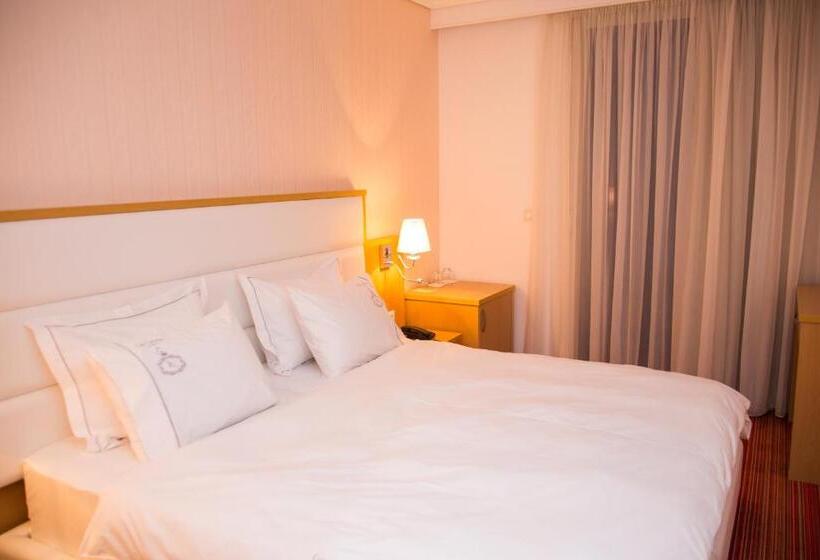 غرفة قياسية مطلّة علي البحر مزوَّدة بشُرفة, Santa Quaranta Premium Resort