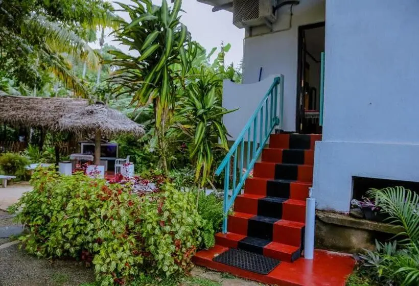 اتاق لوکس با چشم‌انداز دریا, Sajana Ocean Hill