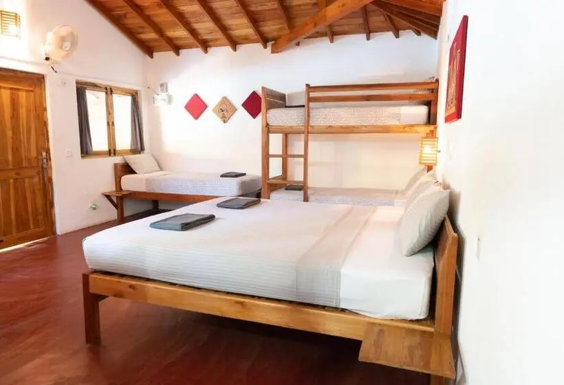 Family bungalow with pool view, Babar Point