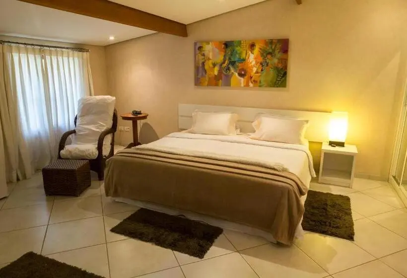 Standard-studio, Fazenda Santa Monica