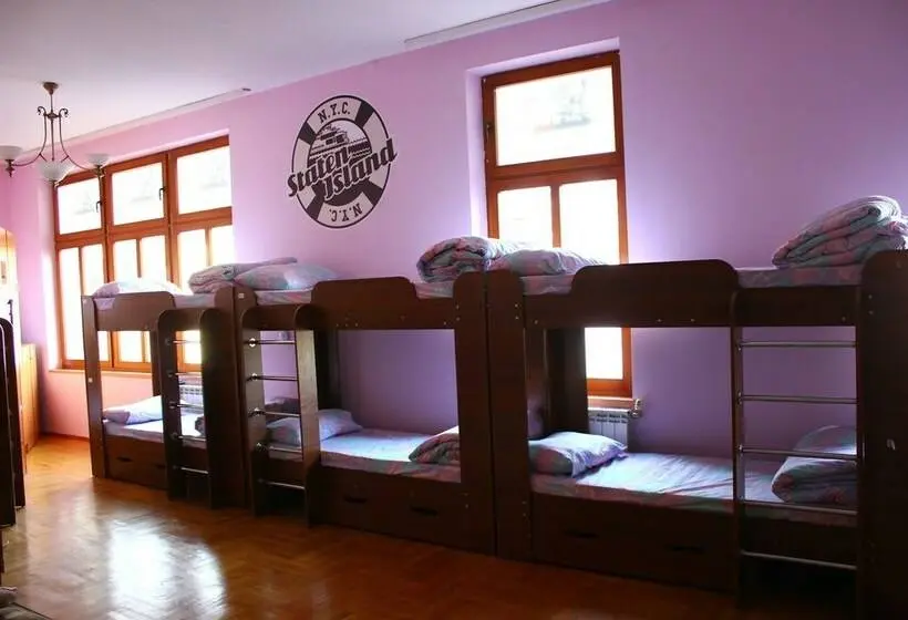 تختخواب در اتاق مشترک, New York Hostel