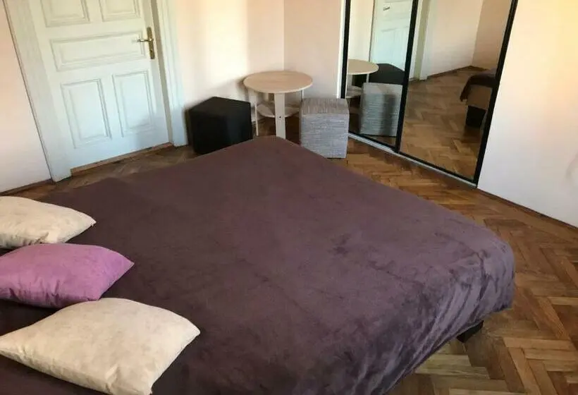 اتاق استاندارد, New York Hostel