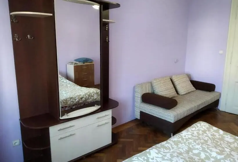 اتاق خانوادگی, New York Hostel