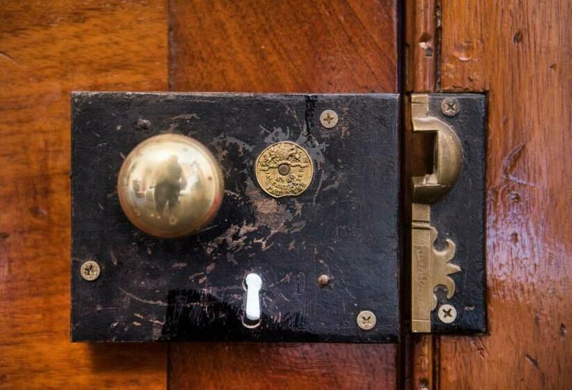 מיטת קינג בסוויטה, The Parkview Hotel Mudgee