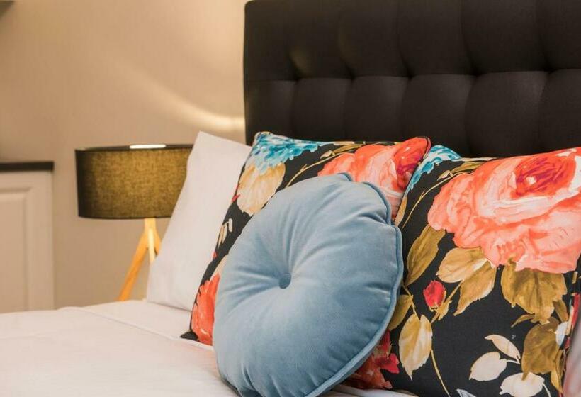 מיטת קינג בסוויטה, The Parkview Hotel Mudgee