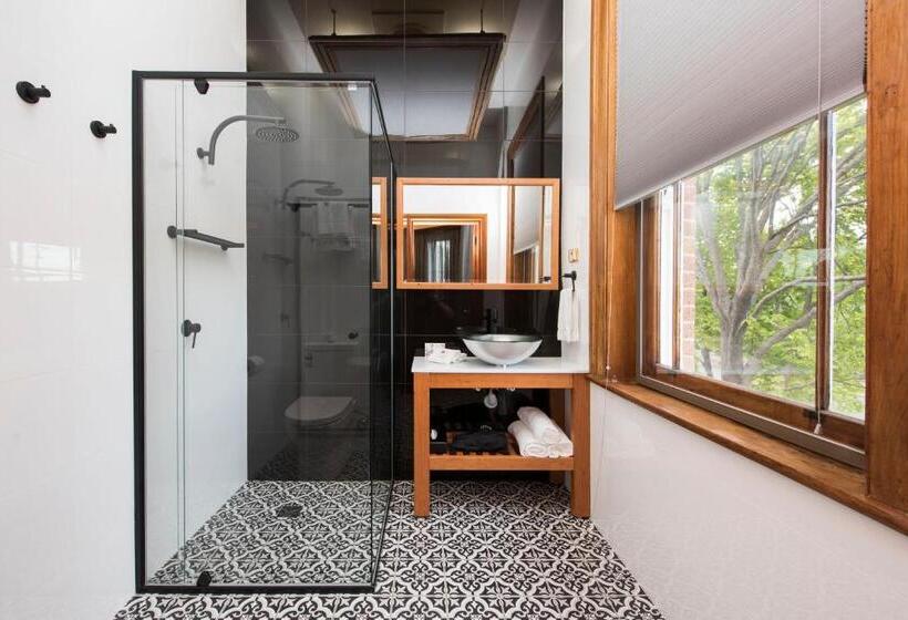 מיטת קינג בסוויטה, The Parkview Hotel Mudgee