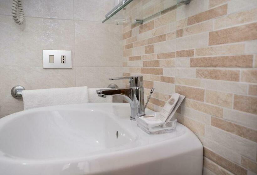 اتاق استاندارد, La Piaggia