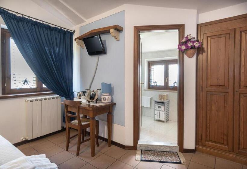 اتاق استاندارد سه نفره, La Piaggia