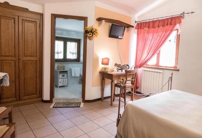 اتاق راحتی سه تخته, La Piaggia