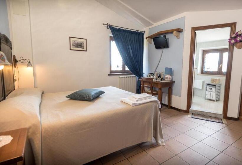 اتاق استاندارد سه نفره, La Piaggia