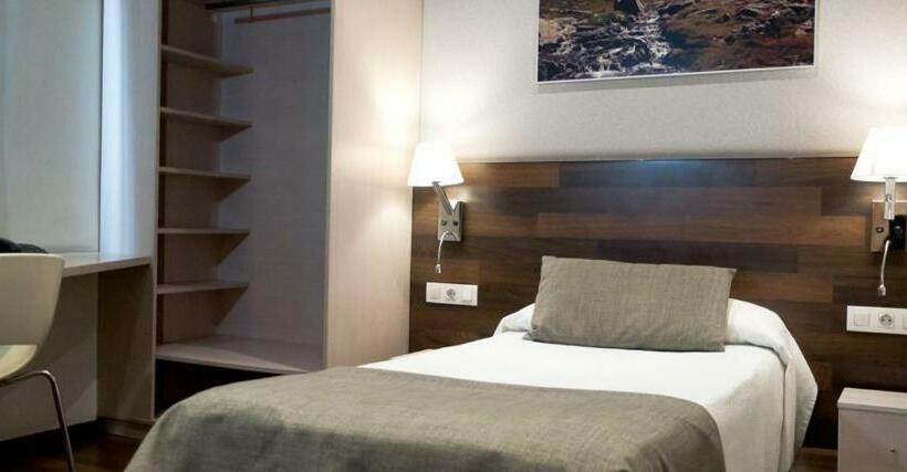 اتاق استاندارد یک نفره, Beasain