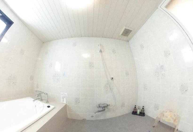 חדר סטנדרט, Com