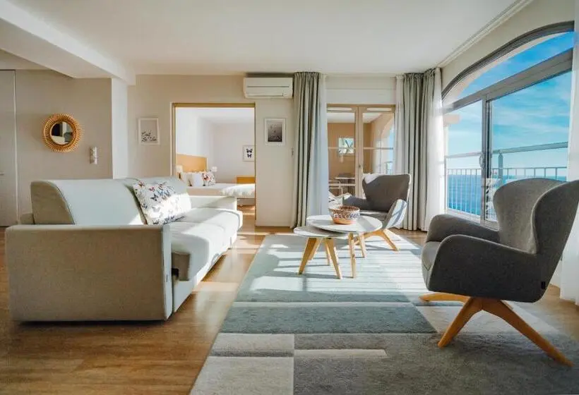 Huoneisto 1 Makuuhuone Merinäkymä, La Villa Douce
