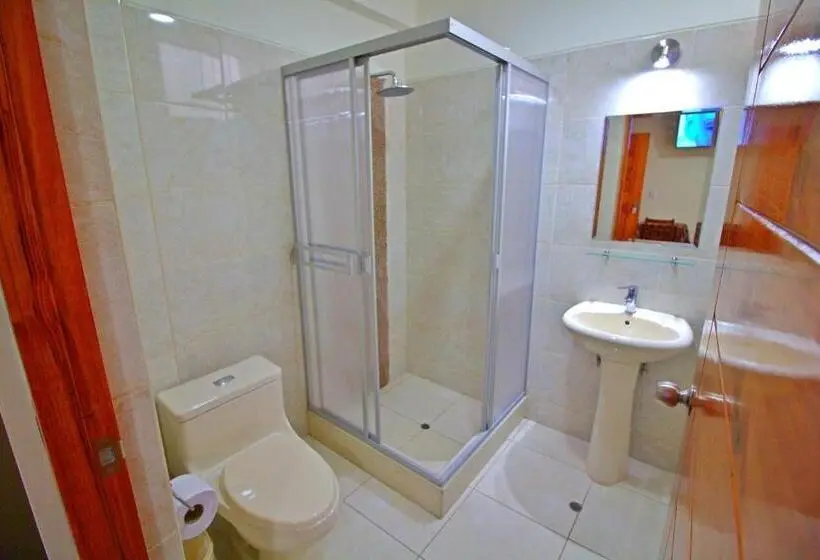 اتاق استاندارد سه نفره, Munayki