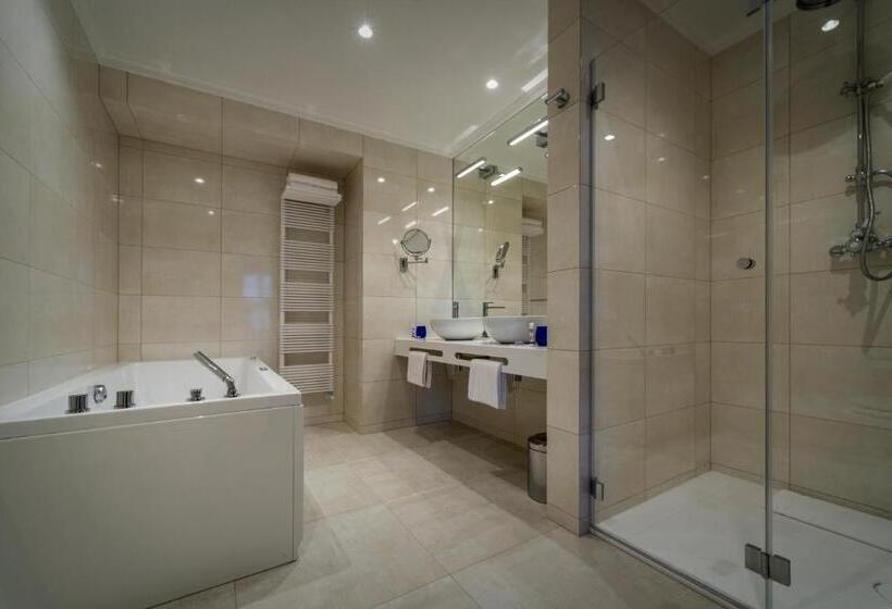 مجموعه ویستا شهر, Relais Le Chevalier