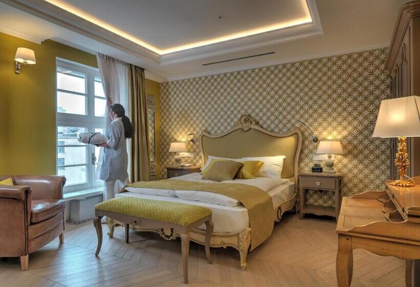 مجموعه ویستا شهر, Relais Le Chevalier