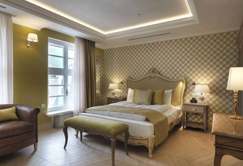 سوییت لوکس, Relais Le Chevalier