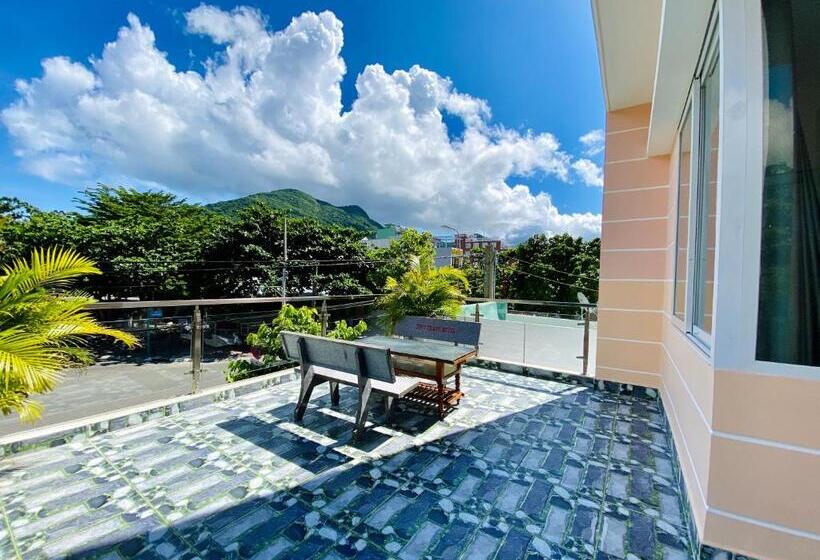 اتاق پریمیوم چهارنفره, Thuy Thanh