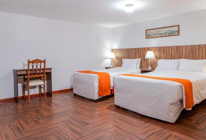 חדר משפחתי, Plaza San Antonio Arequipa