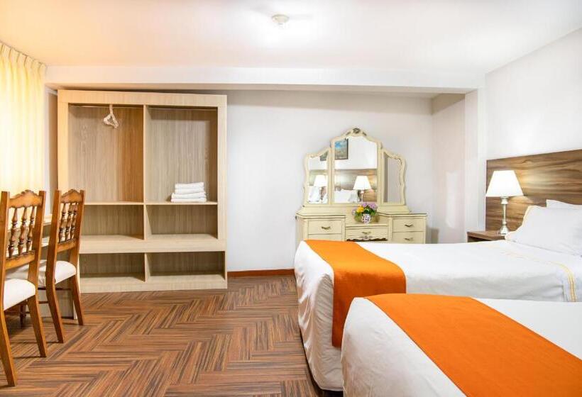 חדר משפחתי, Plaza San Antonio Arequipa