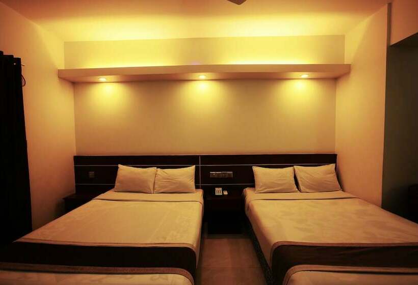 سوییت خانوادگی, Royal Beach Resort