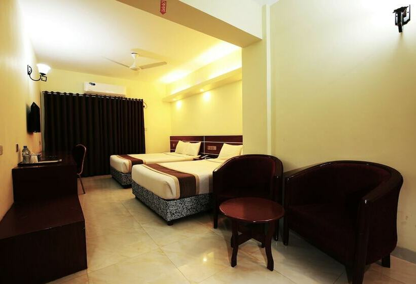 سوییت خانوادگی, Royal Beach Resort