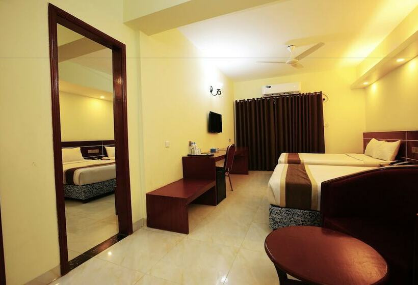 سوییت خانوادگی, Royal Beach Resort