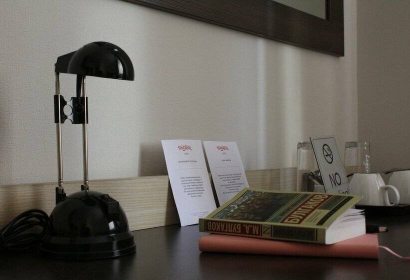 اتاق استاندارد سه نفره, Tourasia