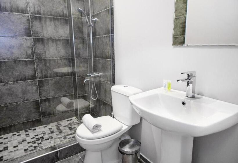 اتاق استاندارد سه نفره, Tourasia