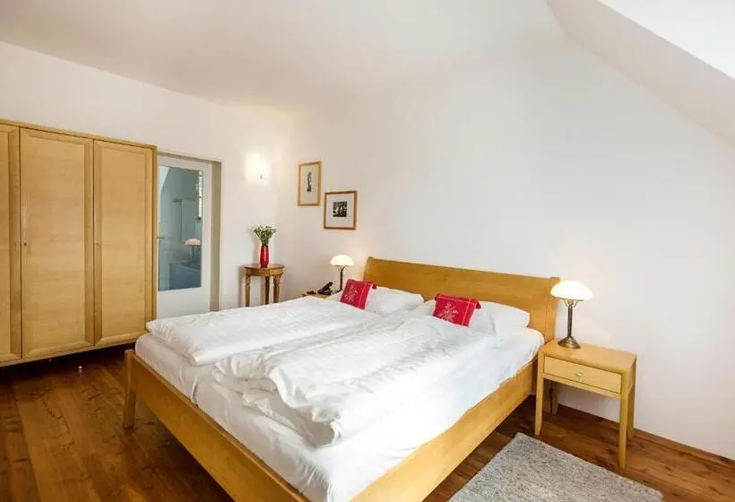 Sviitti, Weinhaus Nigl Hotel, Restaurant Und Spa