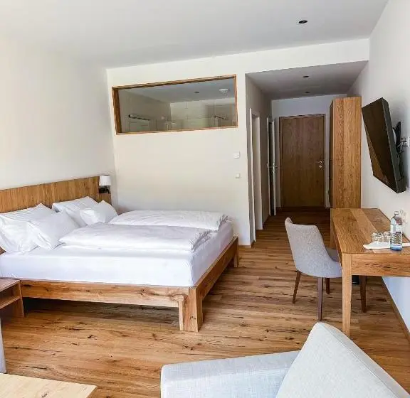 Juniorsviitti Terassi, Weinhaus Nigl Hotel, Restaurant Und Spa