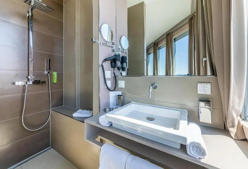 Deluxe-huone Järvinäkymä, Aquaturm Hotel & Energie