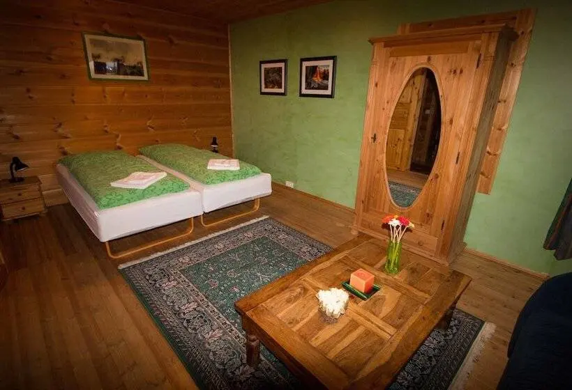 اتاق استاندارد با سرویس بهداشتی مشترک, Alfasteinn Country Home Guesthouse