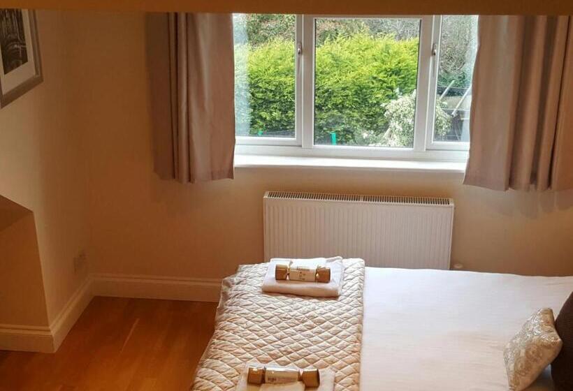 Номер Deluxe, Kathleen House