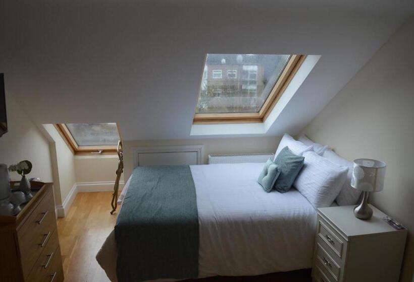 Номер Стандарт, Kathleen House