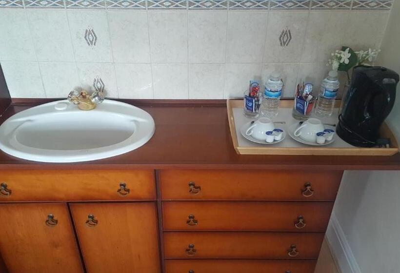 Номер Стандарт, Kathleen House