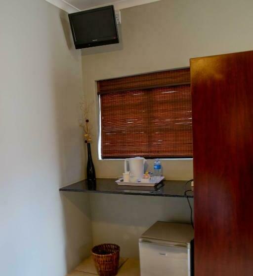 اتاق استاندارد یک نفره, Tambati Overnight And Conference Center