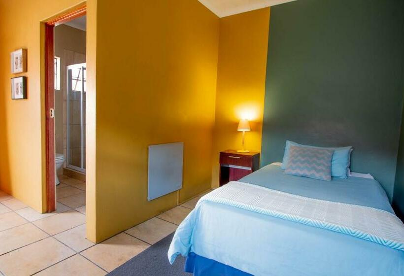 اتاق استاندارد یک نفره, Tambati Overnight And Conference Center