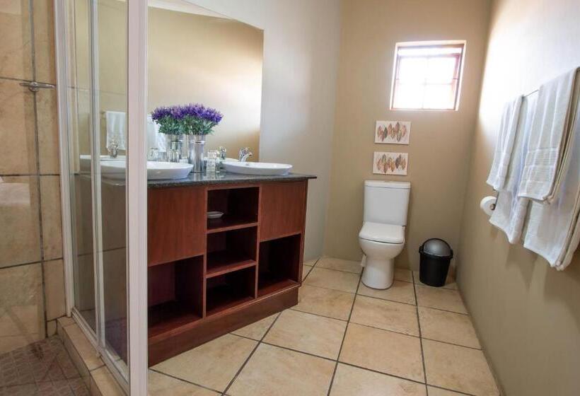 اتاق استاندارد, Tambati Overnight And Conference Center