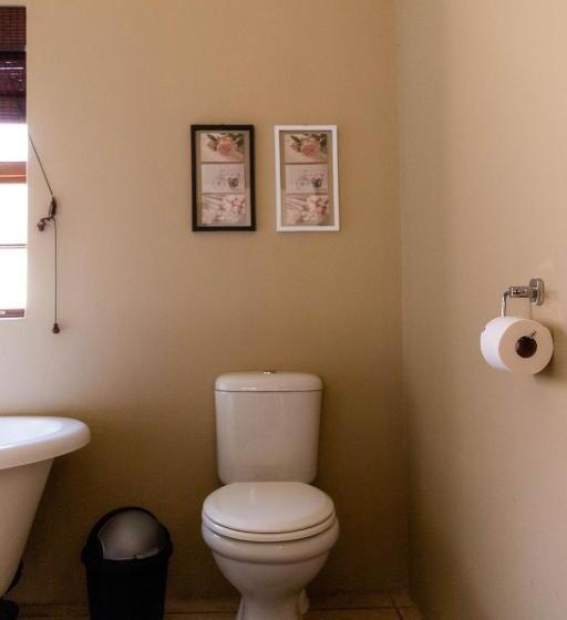 اتاق لوکس, Tambati Overnight And Conference Center