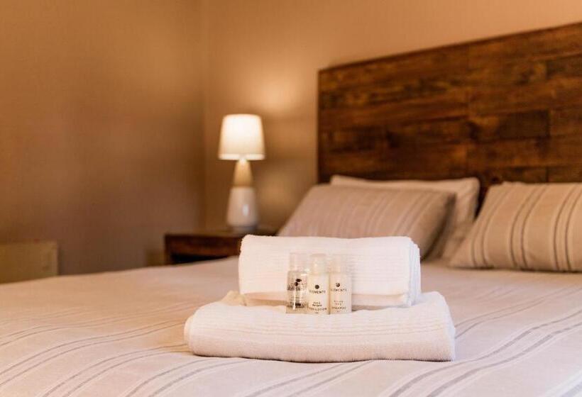 اتاق لوکس, Tambati Overnight And Conference Center