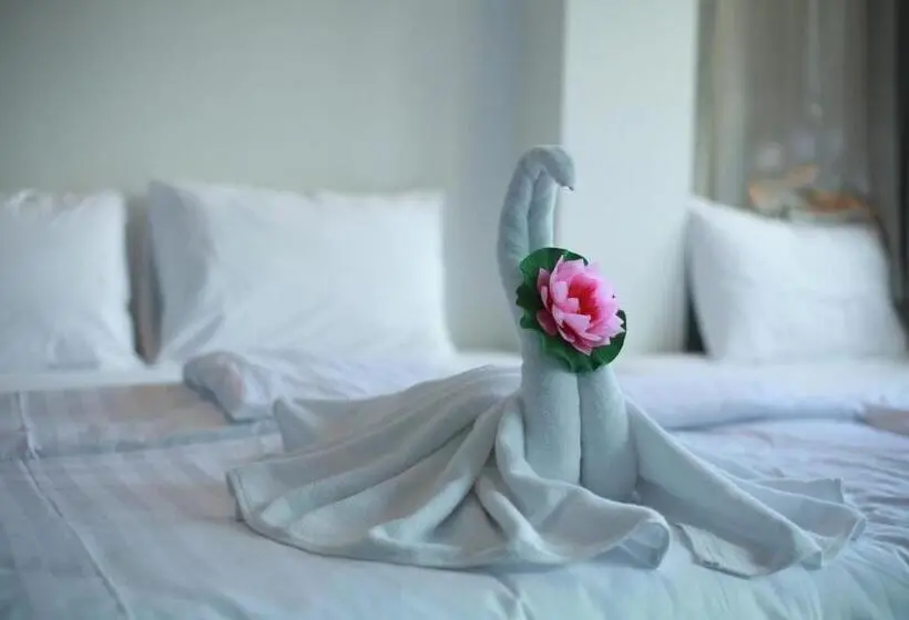 اتاق استاندارد سه نفره, Darin Hostel