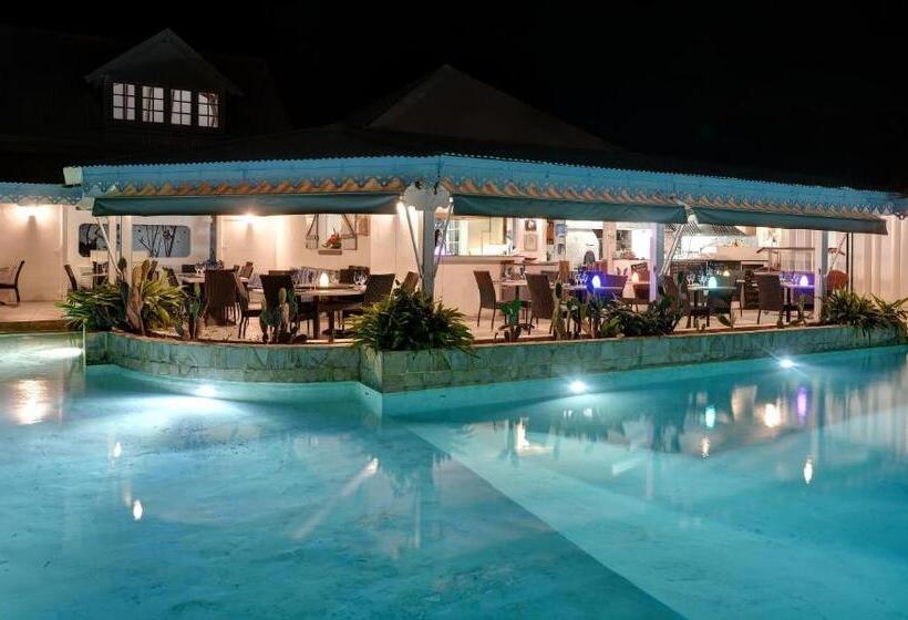 اتاق استاندارد با چشمانداز باغ, Hostellerie Des Châteaux