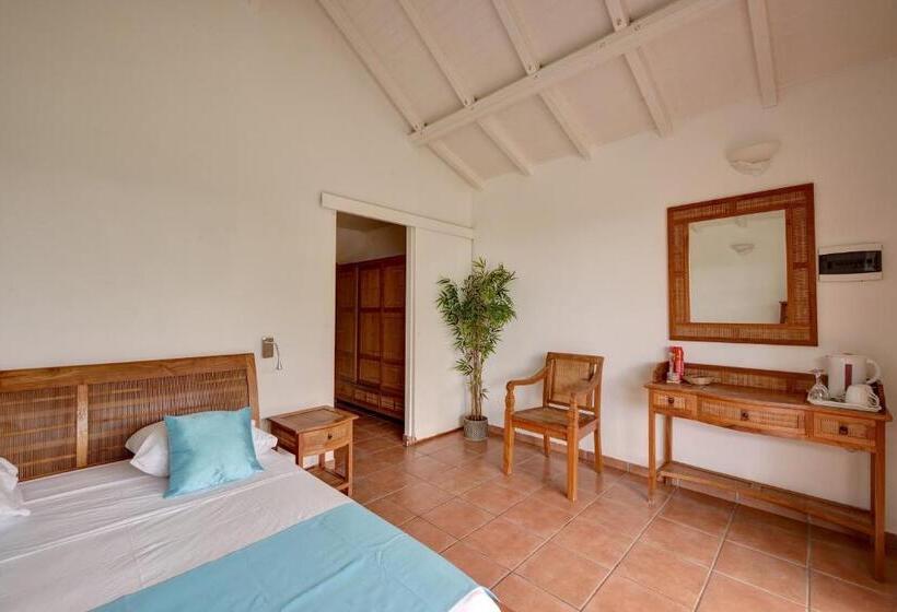 استودیو استاندارد با چشمانداز باغ, Hostellerie Des Châteaux