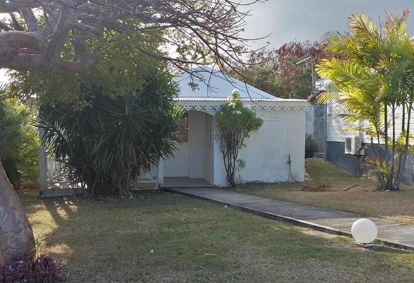 استودیو استاندارد با چشمانداز باغ, Hostellerie Des Châteaux