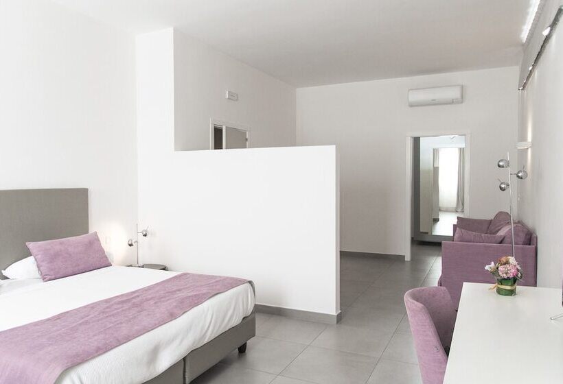 חדר סטנדרט לשלושה עם נוף לגינה, Maison Toledo