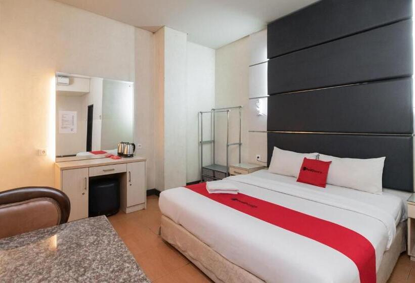 Deluxe Rum, Reddoorz At Jalan Gunung Sahari