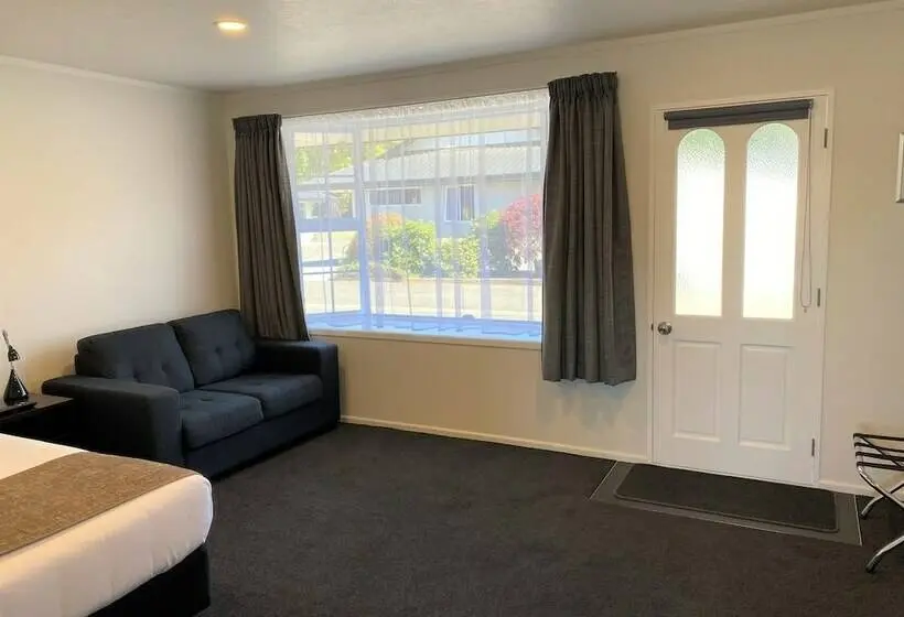 Standard-studio, Riverlea Motel