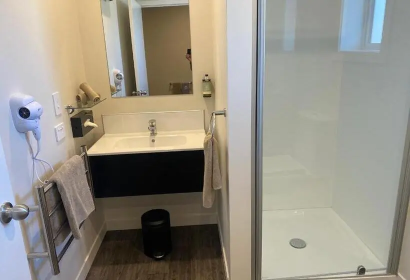 Standard-studio, Riverlea Motel